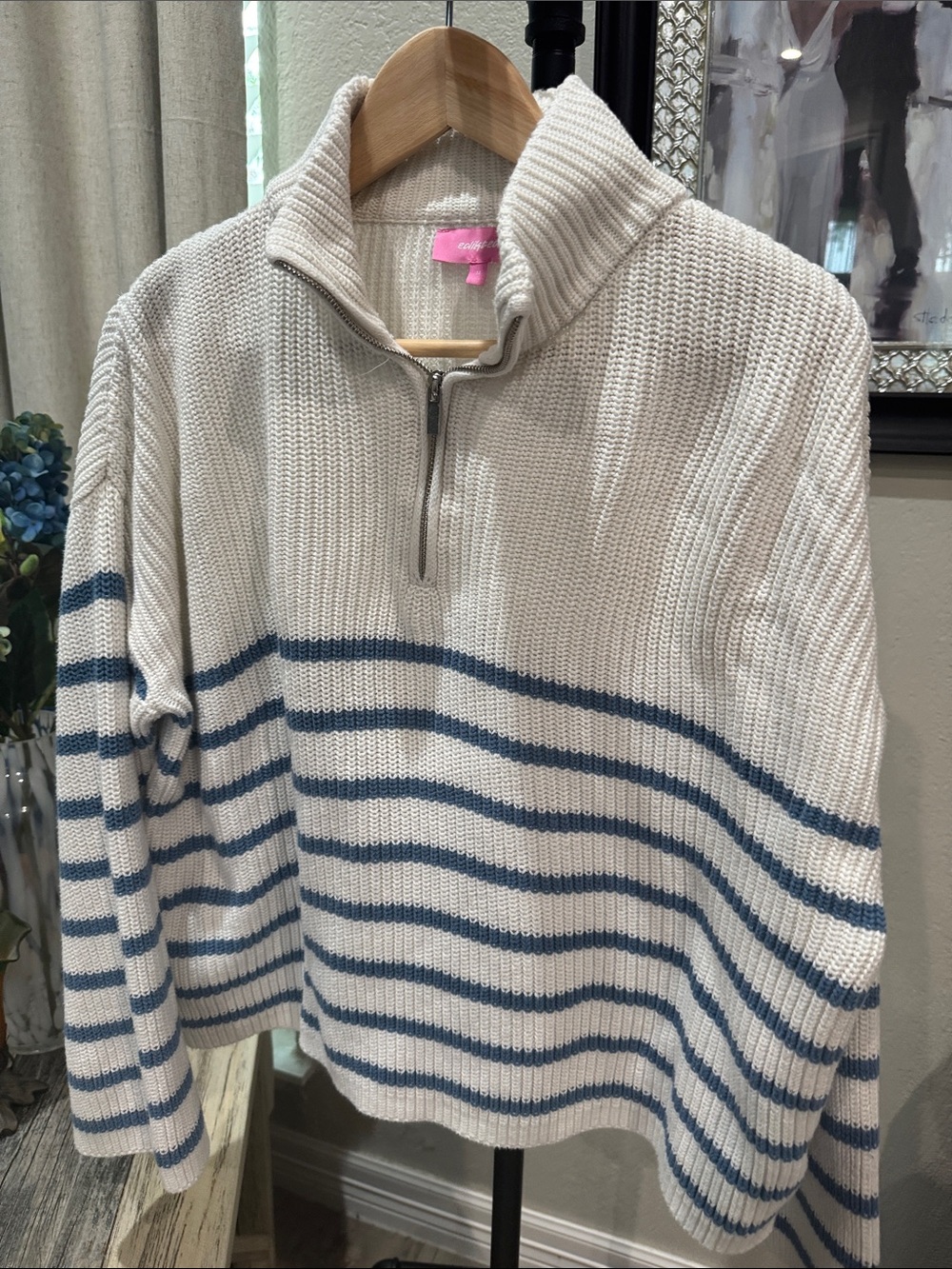 Edikted Cream and Blue Striped V-Neck Half-Zip Sweater